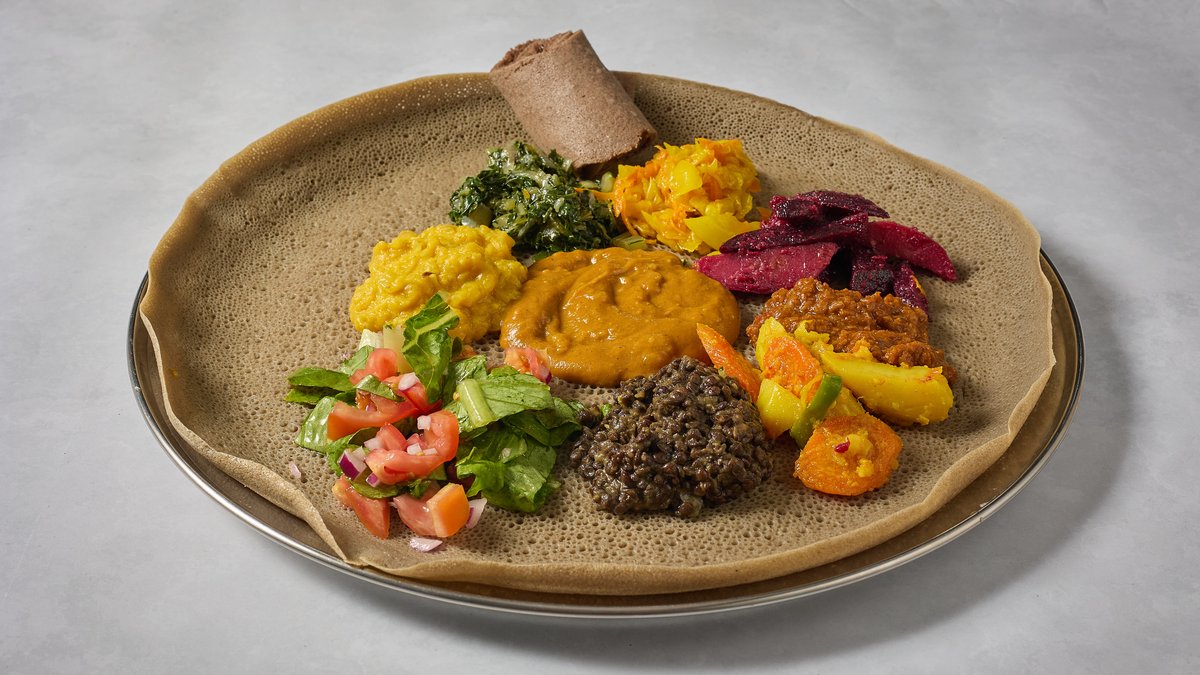 Beyaynetu — vegetarian Ethiopian platter at Ge'ez